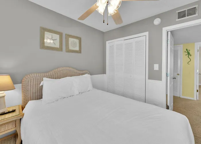 Southbay By The Gulf 99 An Updated Townhome 50 Yards From Beach 3 Bedroom Sleeps 6 Destin