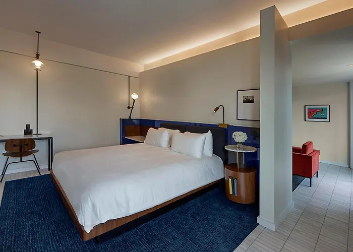 Hotel Haya Tampa