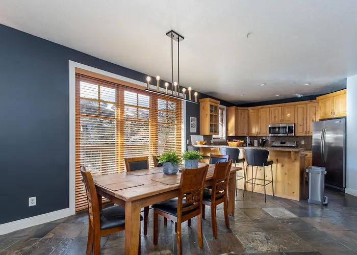 Town Pointe A105 Villa Park City