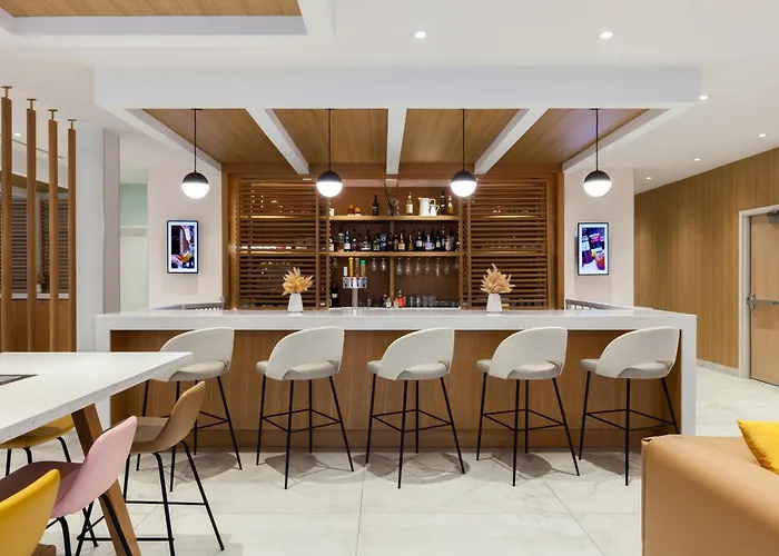 Strata Hotel Kingston