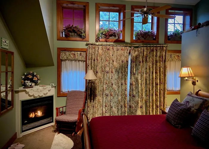 Weatherpine Inn Niagara-on-the-Lake