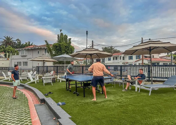 Ith Santa Barbara Surf Hostel