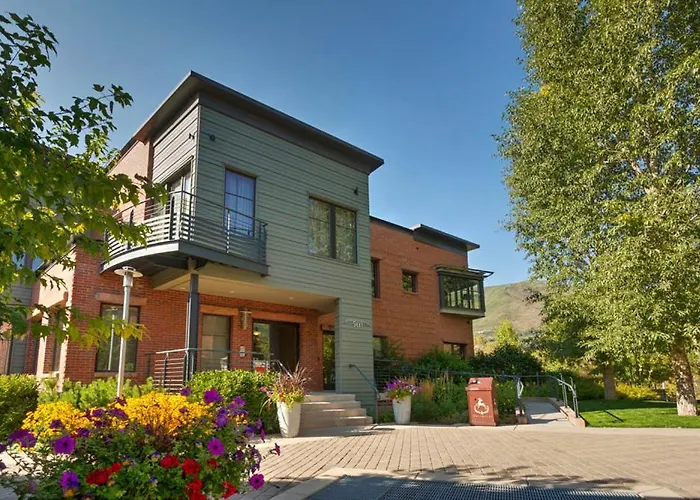 Obermeyer Place Unit 102 Park, Expansive Luxury Condo Walking Distance To Gondola & Restaurants Aspen