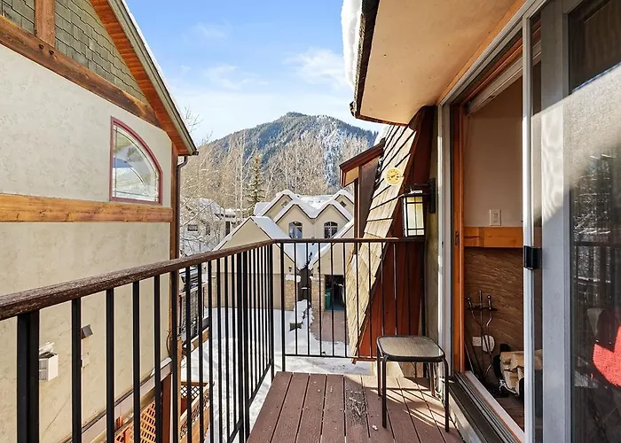 Chateau Blanc Unit 13, Blocks To Downtown Aspen