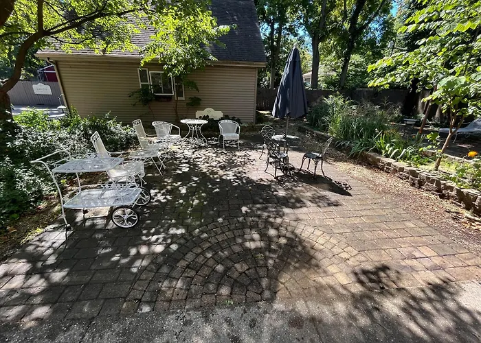 Innisfree Bed & Breakfast South Bend