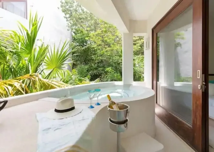 Intimo Resort - Clothing Optional Tulum