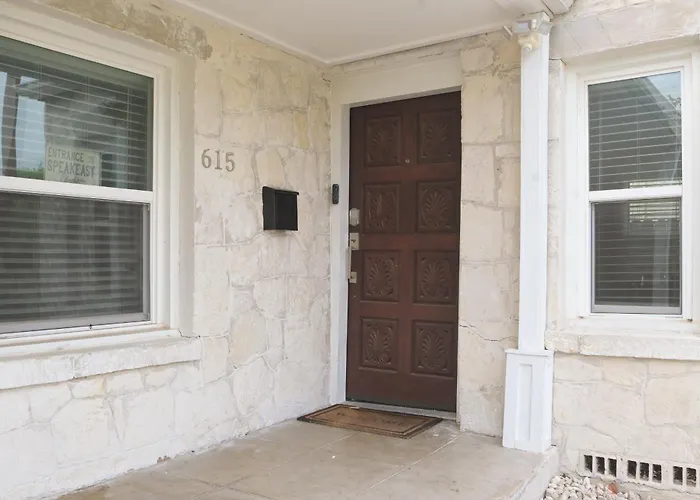 The Marbled Speakeasy - San Antonio Luxury Home By The Alamo