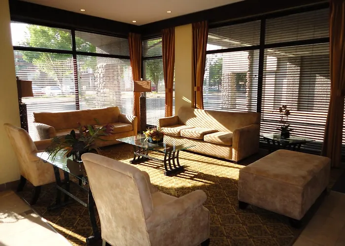 Days Inn By Wyndham Edmonton Downtown