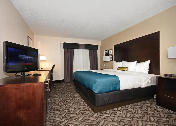 La Quinta By Wyndham Springfield Hotel