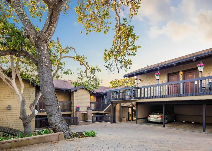 Carriage House Inn Carmel-by-the-Sea