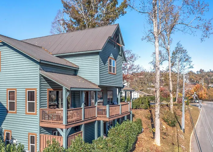 The Great Dogwood Manor By Stony Brook Cabins Gatlinburg