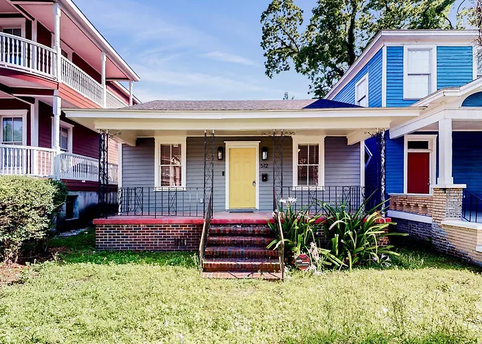 Savannah'S Southern Charm