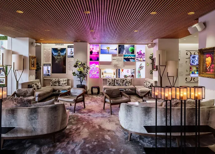 Dream Hollywood, By Hyatt Hotel Los Angeles