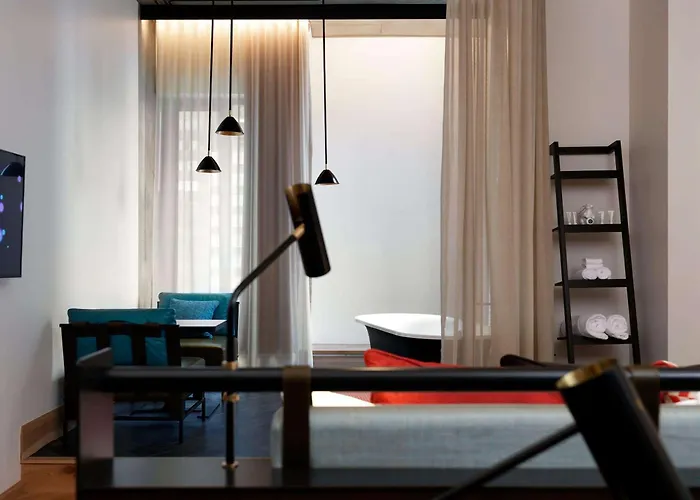 Qt Melbourne Hotel