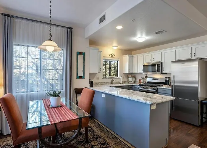 New The Grasshopper With Balcony, Heart Of Sedona Villa
