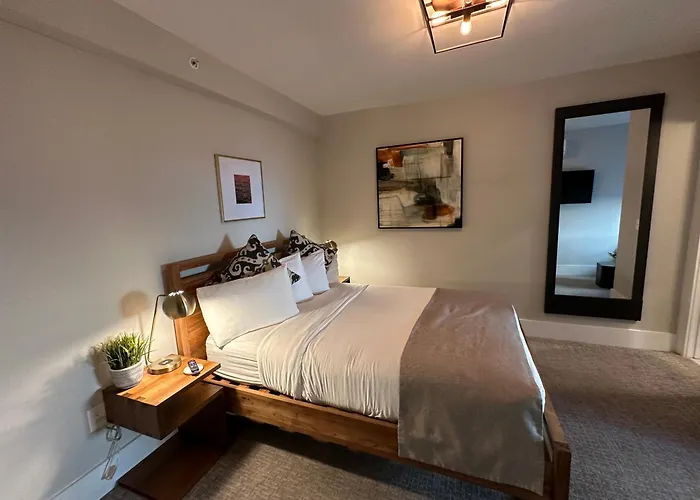 Entire Modern 7 Unit 7 Bath Boutique Inn Newport