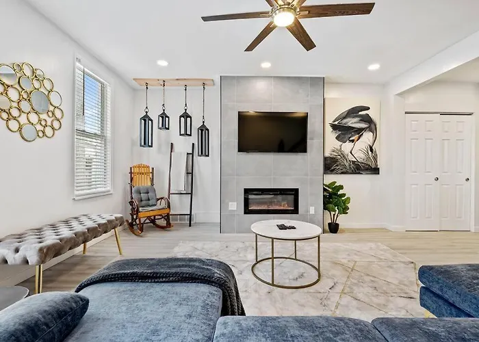 Huge 4Br Game Room Fireplace Pittsburgh
