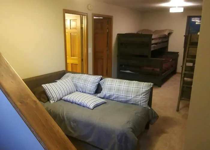 Historic Twin Tudors Inn Sioux Falls