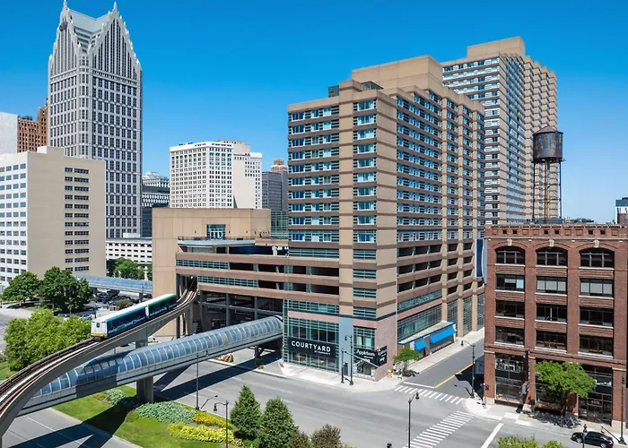 Courtyard By Marriott Detroit Downtown Hotel