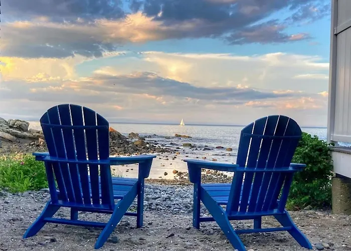 Perkins Cove Oceanfront Cottage Ogunquit