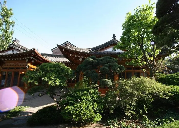 Bonum 1957 Hanok And Boutique Seoul