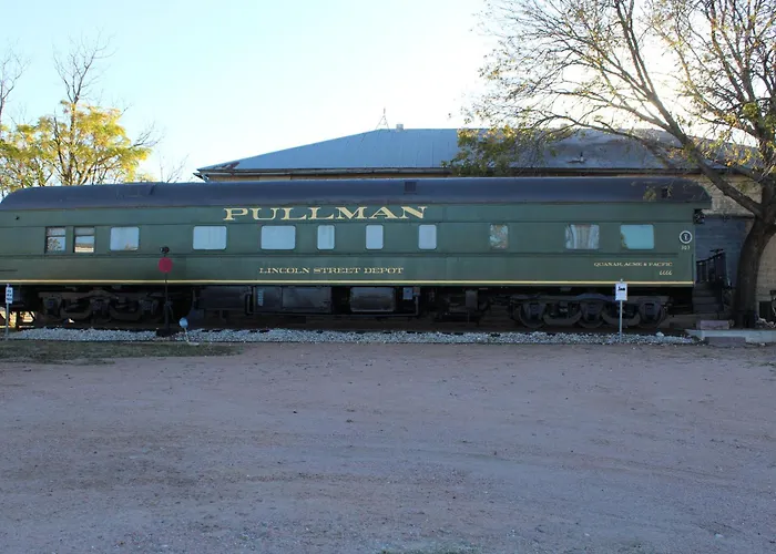 Pullman Train Car Villa Fredericksburg