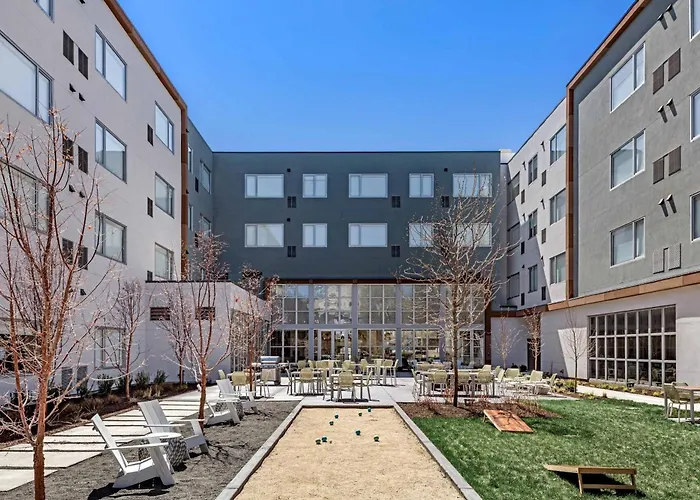 Element Bend Hotel