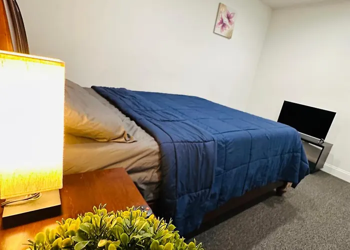 Jfk 4 Min Away Hotel New York