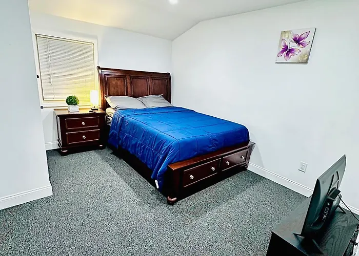 Jfk 4 Min Away Hotel New York