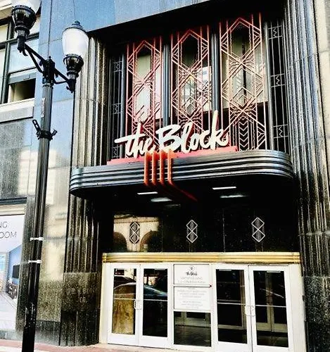 Good Vibes Aparthotel Indianapolis