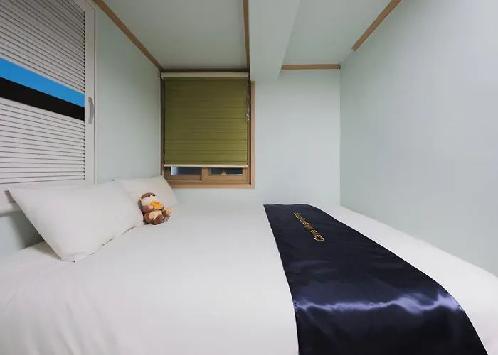 Cave Myeongdong Hostel Seoul