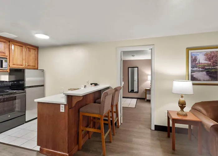 Quality Inn & Suites Green Bay Downtown
