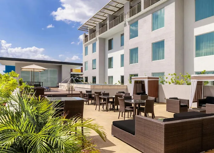 Courtyard By Marriott Kingston, Jamaica Hotel