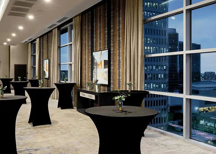 Courtyard By Marriott Dallas Downtown/Reunion District