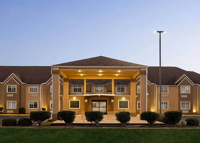 Days Inn By Wyndham Jackson Downtown