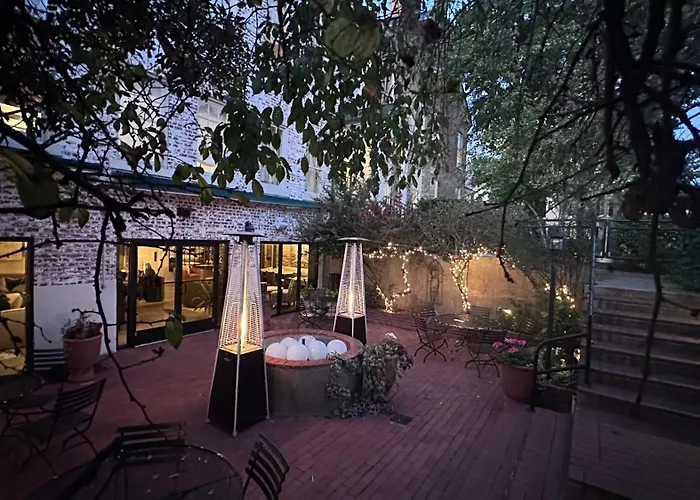 Ironclad Inn And Bourbon Room Fredericksburg