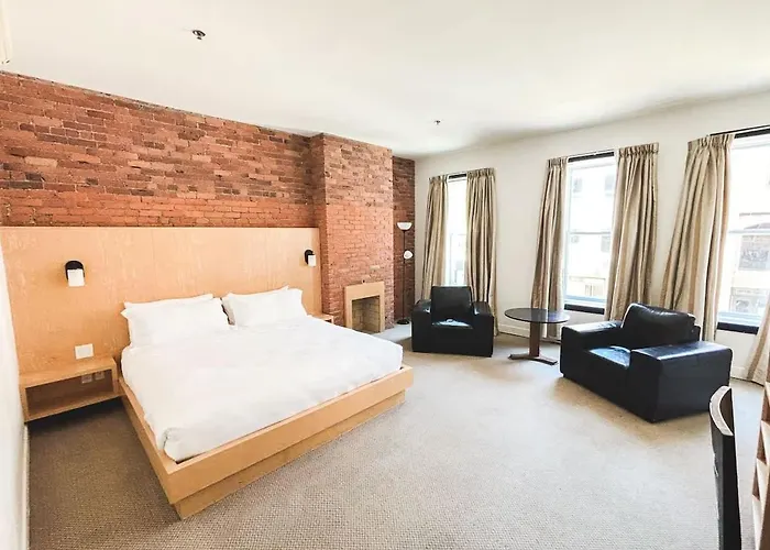 King Room At The Franklin Hotel On Water Street St. John's