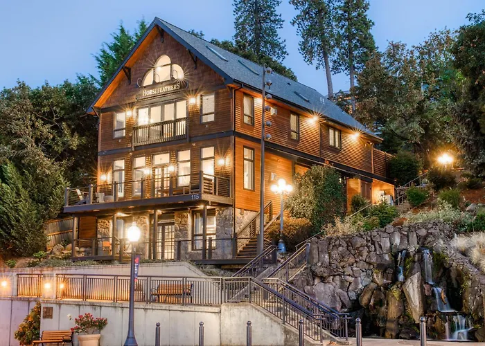 Horsefeathers Hotel Hood River