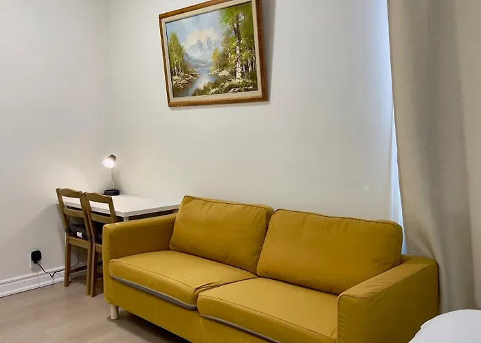 Warm Downtown Home Toronto