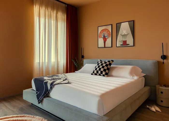 Bob W Milan Ticinese Aparthotel