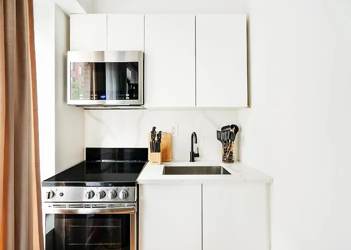 69-2C Brand New Prime Lower East Side 1Br Apt New York