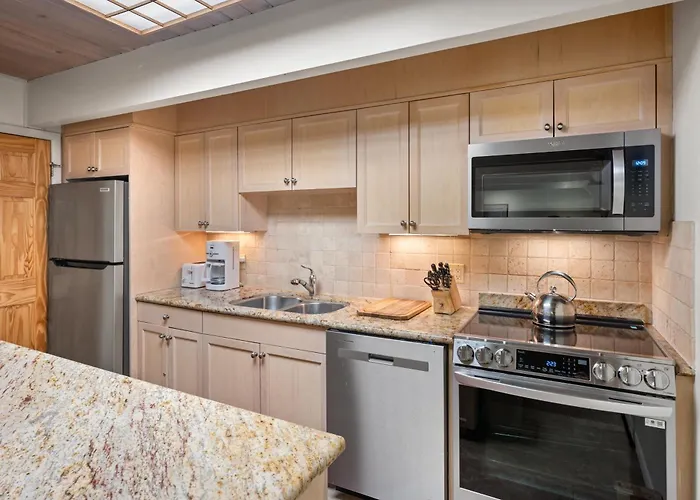 Chateau Chaumont Unit 9, Second-Floor Corner Condominium With Prime Location In Aspen
