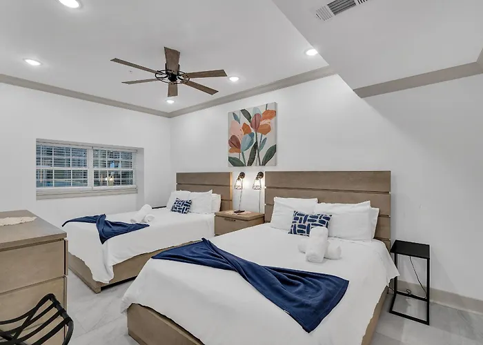 Sleeps 24-Spacious Suites Near Fq W Pool New Orleans