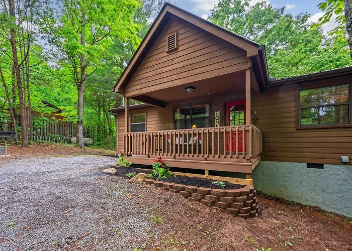 Serene Escape Minutes From Smoky Mountain Fun Pigeon Forge