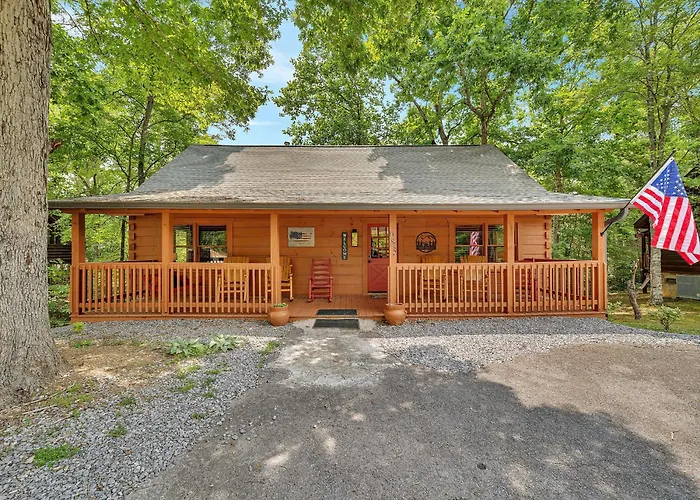 Er76 - Bear Tracks - Great Location! Close To All The Action! Cabin Pigeon Forge