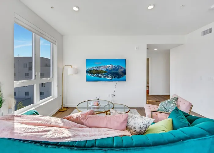 One Lux Stay - Hollywood Los Angeles