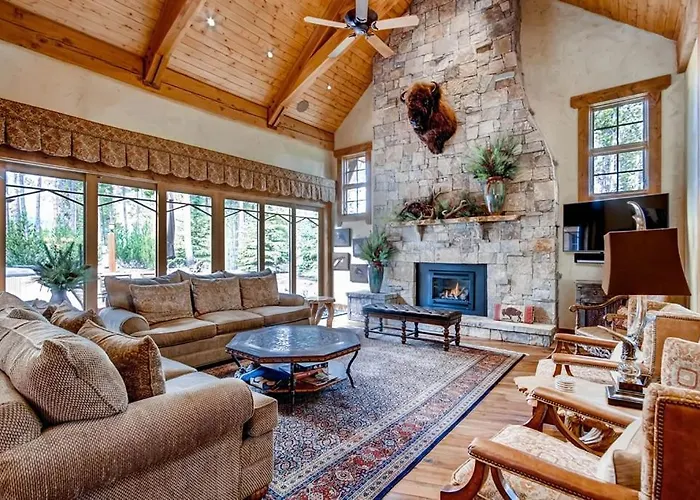 Hatari Lodge Holiday Home Breckenridge