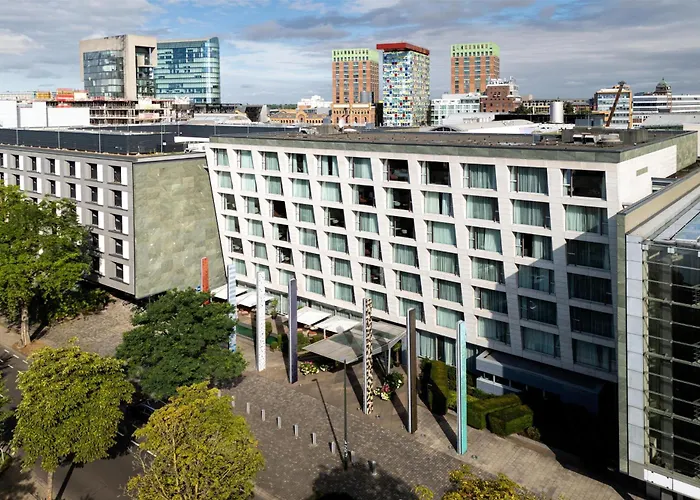 Radisson Blu Media Harbour Hotel, Duesseldorf