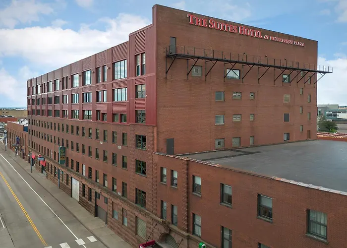 The Suites Hotel At Waterfront Plaza Duluth