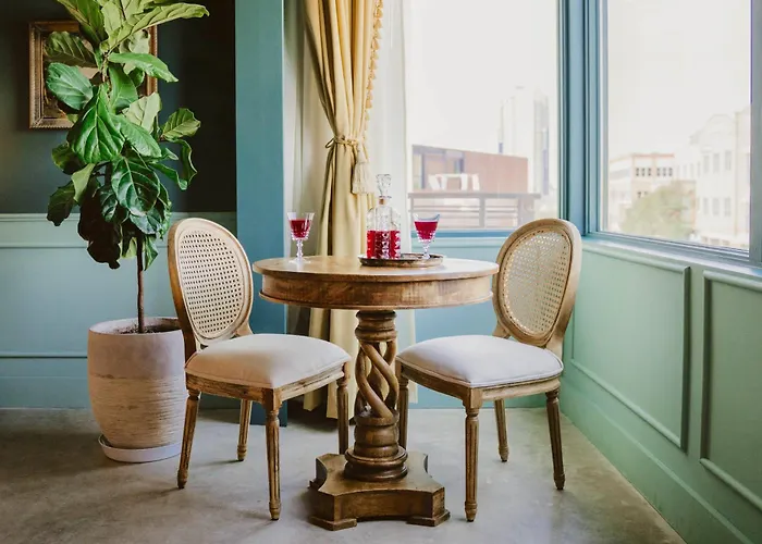 The Frances Modern Inn Austin